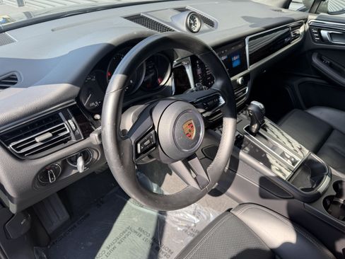 Used 2023 Porsche Macan Turbo AWD/4WD image 4