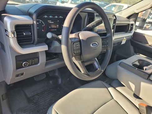 New 2025 Ford F550 4x4 SuperCab Super Duty image 19