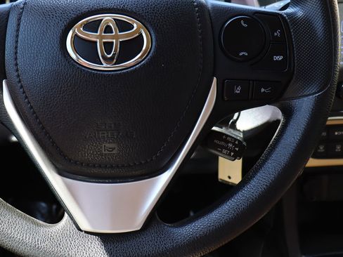 Used 2018 Toyota Corolla LE w/ Carpet Mat Package (TMS) FWD image 51