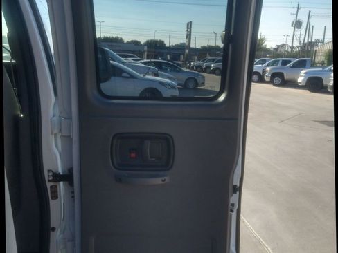 Used 2015 Chevrolet Express 2500 LS image 17