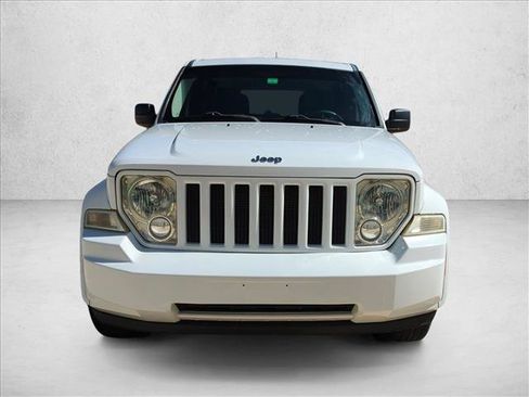 Used 2011 Jeep Liberty Sport AWD/4WD image 2