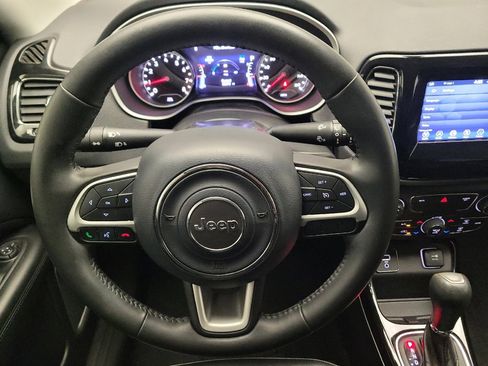 Used 2019 Jeep Compass Latitude FWD image 22