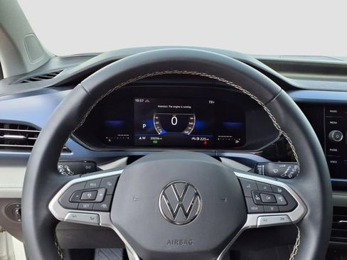 Used 2023 Volkswagen Taos SE w/ Black Wheel Package image 18