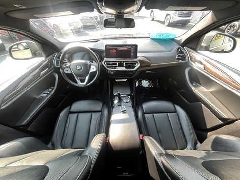 Used 2025 BMW X4 xDrive30i AWD/4WD image 11