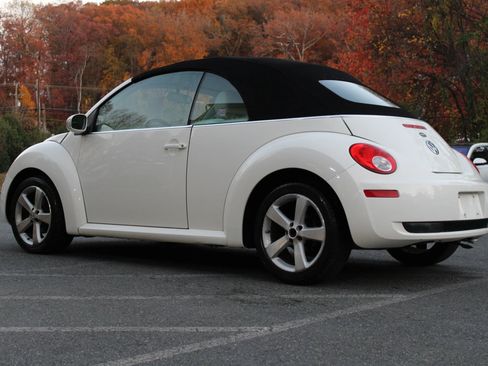Used 2007 Volkswagen Beetle Triple White Edition image 4