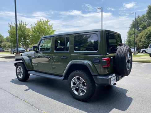 Used 2021 Jeep Wrangler Unlimited Sahara AWD/4WD image 7