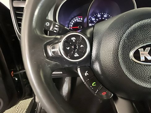 Used 2019 Kia Soul FWD image 18