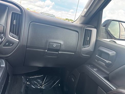 Used 2018 GMC Sierra 1500 SLT w/ All Terrain Package AWD/4WD image 17