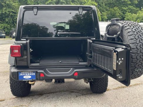 Used 2024 Jeep Wrangler Unlimited Rubicon 392 w/ Dual Top Group AWD/4WD image 5