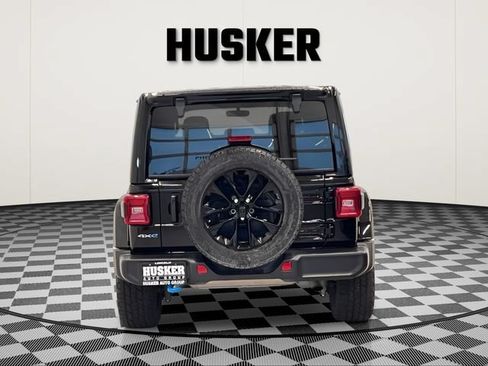 Used 2022 Jeep Wrangler Unlimited Sahara w/ Cold Weather Group AWD/4WD image 6