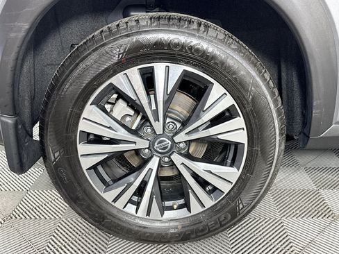 Used 2021 Nissan Rogue SV w/ Premium Package AWD/4WD image 32