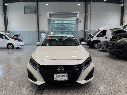 Used 2023 Nissan Altima 2.5 SL FWD image 2