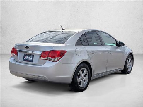 Used 2014 Chevrolet Cruze LS image 5