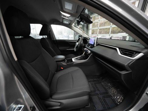 Certified 2025 Toyota RAV4 LE image 28