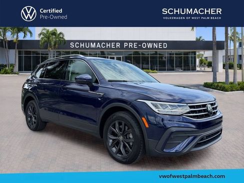 Certified 2024 Volkswagen Tiguan SE FWD image 1