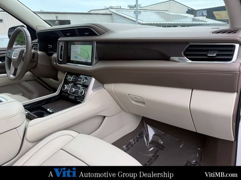 Used 2023 GMC Yukon XL Denali AWD/4WD image 30