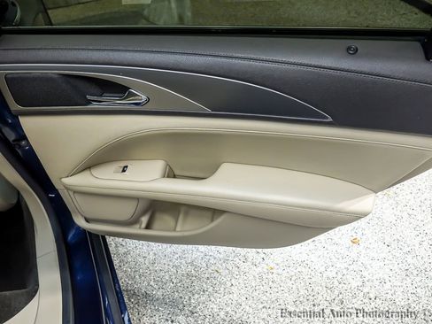 Used 2017 Lincoln MKZ Premiere image 21