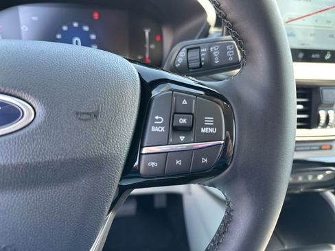 New 2025 Ford Escape SE image 19