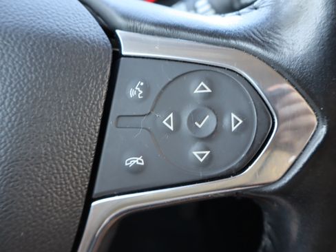 Used 2019 Chevrolet Traverse LT FWD image 20