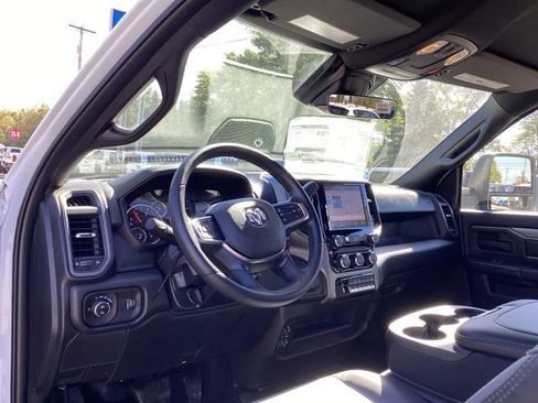 New 2025 RAM 5500 Tradesman AWD/4WD image 19