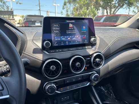Used 2025 Nissan Sentra SV FWD image 17