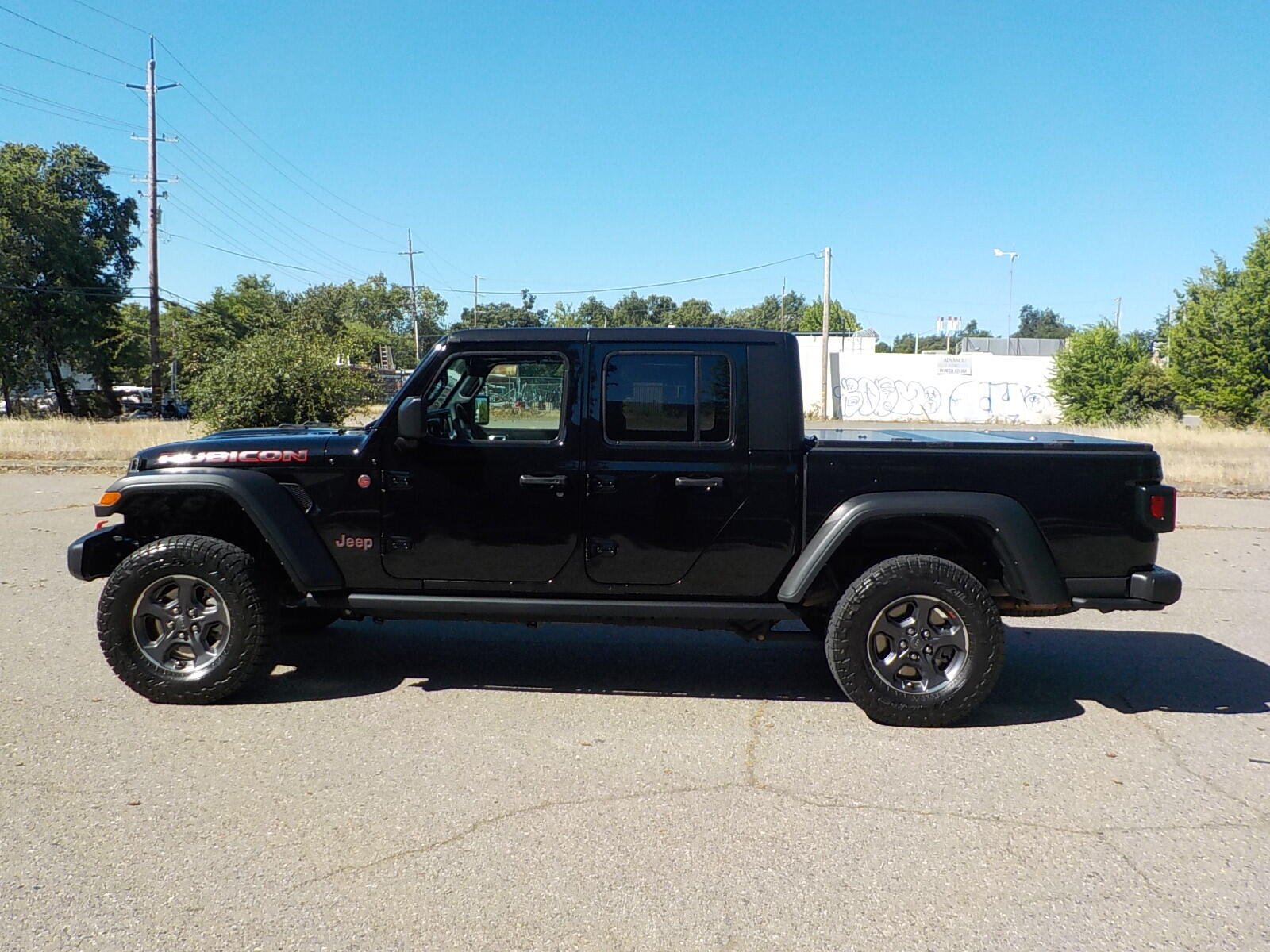 Used 2023 Jeep Gladiator Rubicon w/ Trailer Tow Package AWD/4WD image 4
