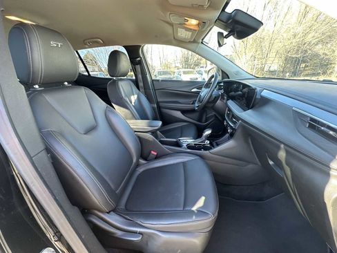 Used 2024 Buick Encore GX Sport Touring image 23