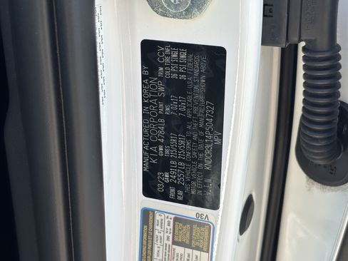 Certified 2023 Kia Niro Wind w/ Wind Preserve Package FWD image 30