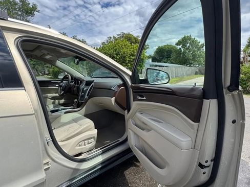Used 2010 Cadillac SRX Luxury FWD image 8