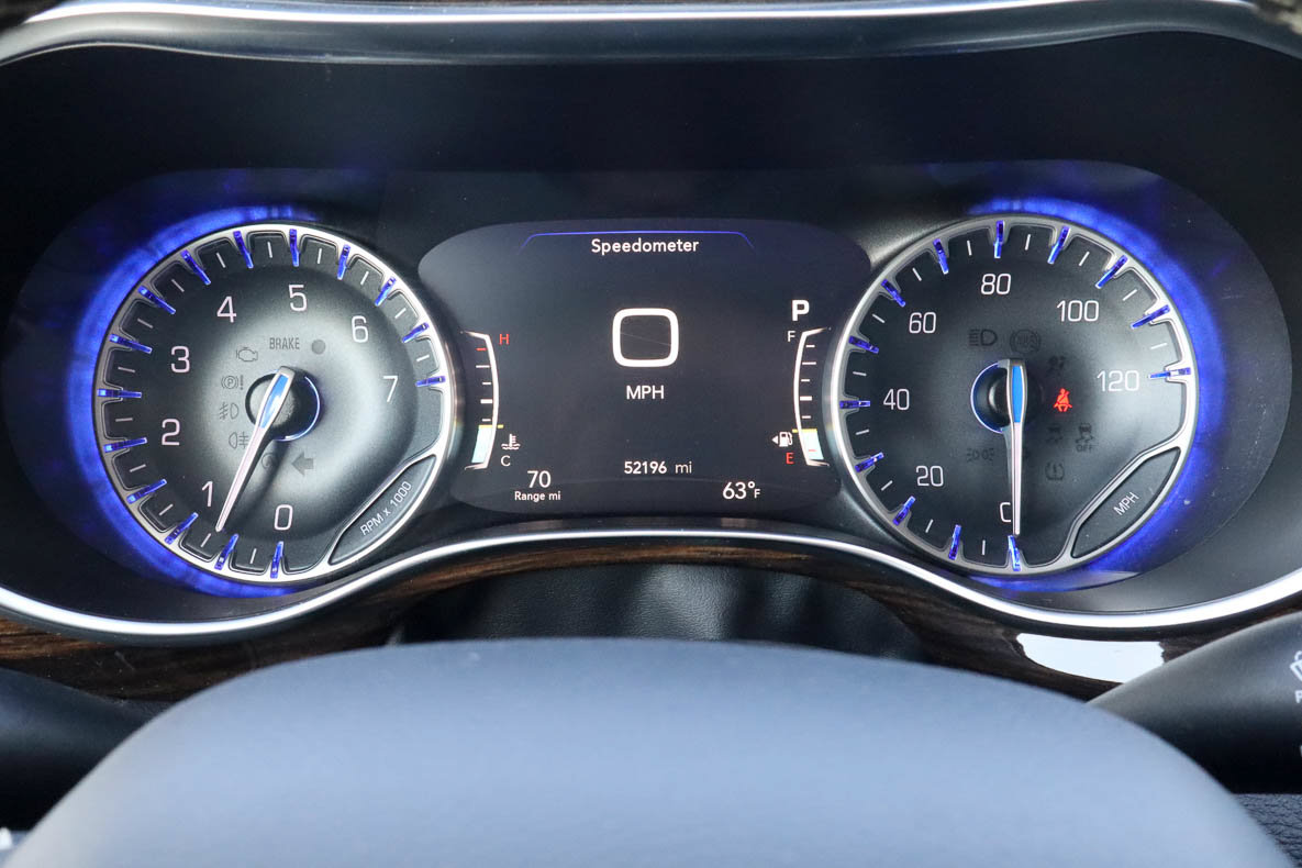 Used 2024 Chrysler Pacifica Limited FWD image 33