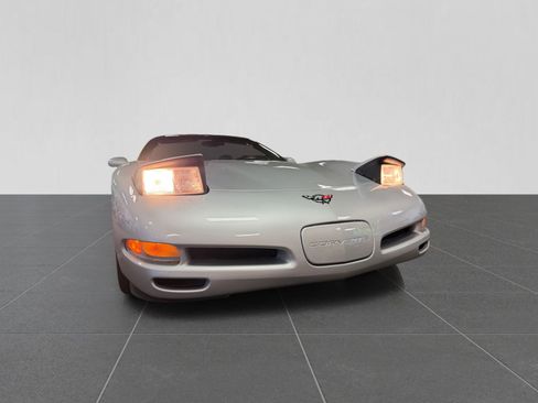 Used 2000 Chevrolet Corvette Convertible w/ Memory Pkg RWD image 44