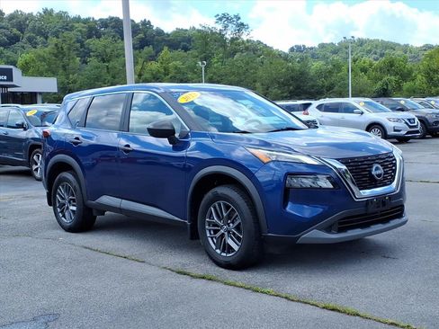 Used 2023 Nissan Rogue S AWD/4WD image 3
