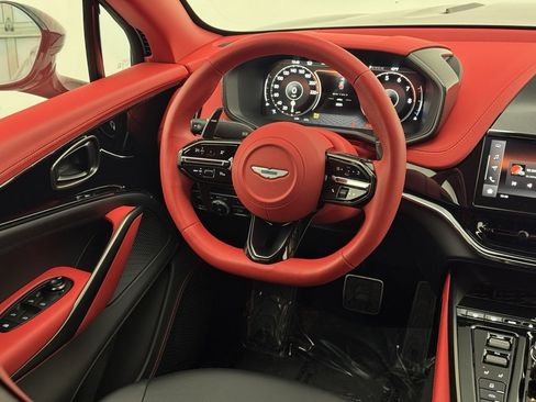 Used 2025 Aston Martin DBX 707 image 18