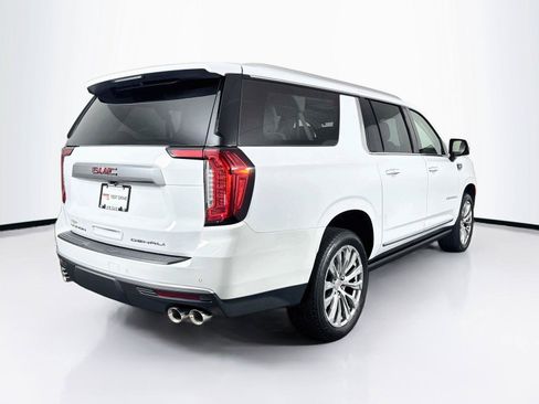 Used 2024 GMC Yukon XL Denali AWD/4WD image 2