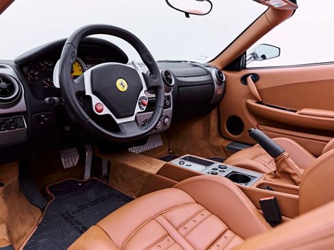 Used 2009 Ferrari F430 Spider RWD image 2
