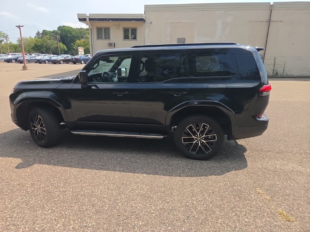 Used 2024 Lexus GX 550 w/ Accessory Package (2T) AWD/4WD image 7