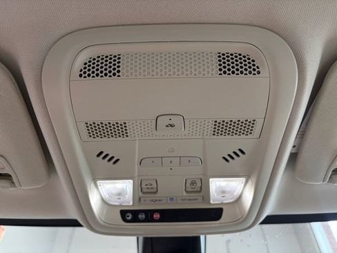 Certified 2024 Cadillac XT5 Premium Luxury w/ LPO, Floor Liner Package AWD/4WD image 21