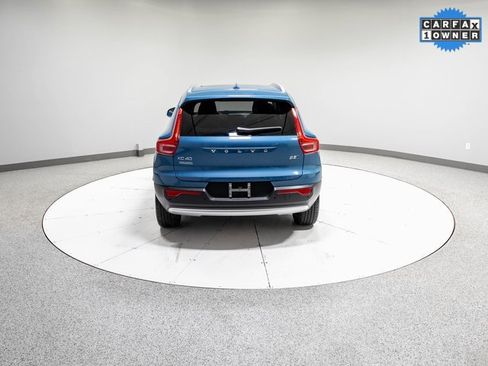 Used 2025 Volvo XC40 B5 Plus image 28