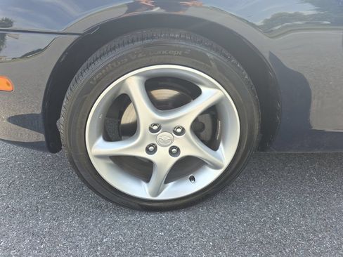 Used 2001 MAZDA MX-5 Miata RWD image 24