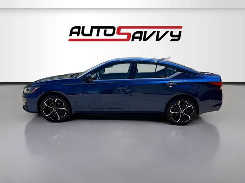 Used 2023 Nissan Altima 2.5 SR w/ SR Premium Package AWD/4WD image 4