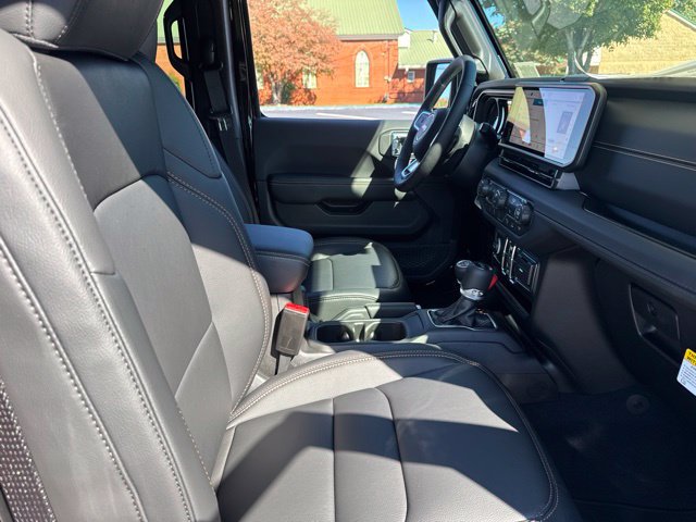 New 2027 Jeep Wrangler Unlimited Sahara AWD/4WD image 10