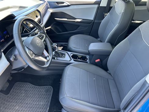 Used 2023 Volkswagen Taos SE w/ Panoramic Sunroof Package FWD image 17