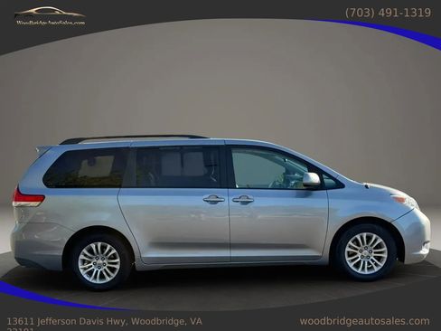 Used 2011 Toyota Sienna XLE image 4