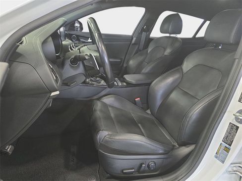 Used 2020 Kia Stinger GT-Line image 14