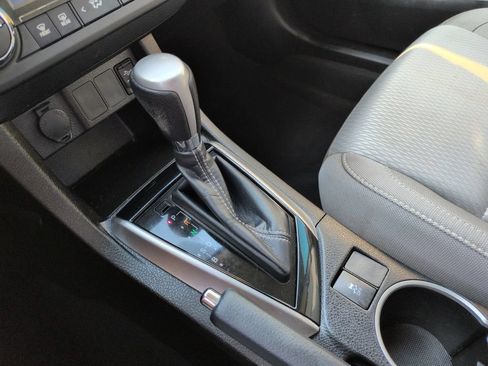 Used 2016 Toyota Corolla LE FWD image 25