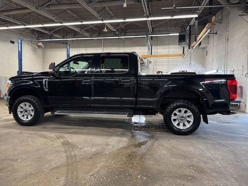 Used 2022 Ford F250 XLT w/ XLT Value Package AWD/4WD image 3