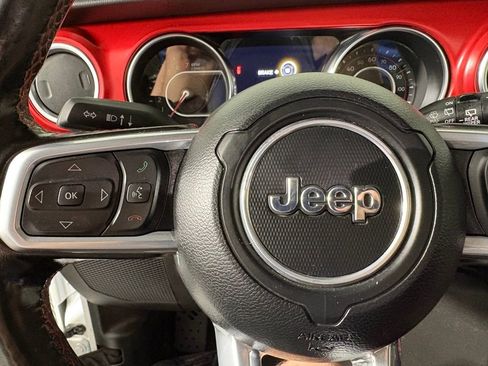 Used 2022 Jeep Wrangler Unlimited Rubicon w/ Xtreme Recon 35" Tire Package image 21