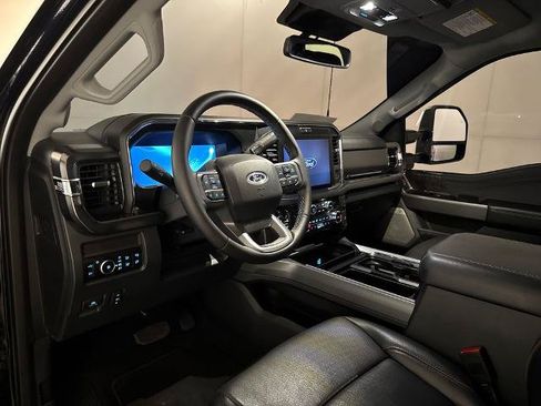 Certified 2025 Ford F250 Lariat w/ Tremor Off-Road Package AWD/4WD image 5