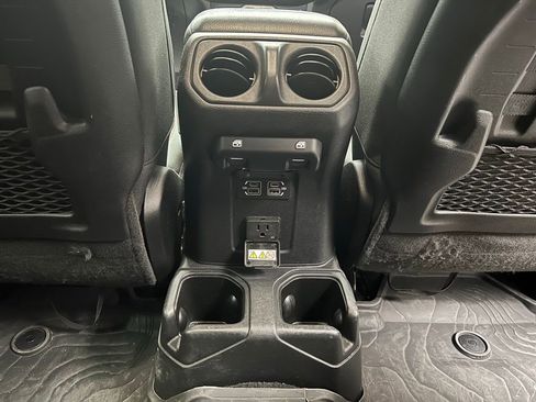 Used 2022 Jeep Wrangler Unlimited Rubicon image 9