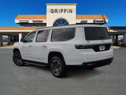 New 2026 Jeep Grand Wagoneer L 2WD image 9
